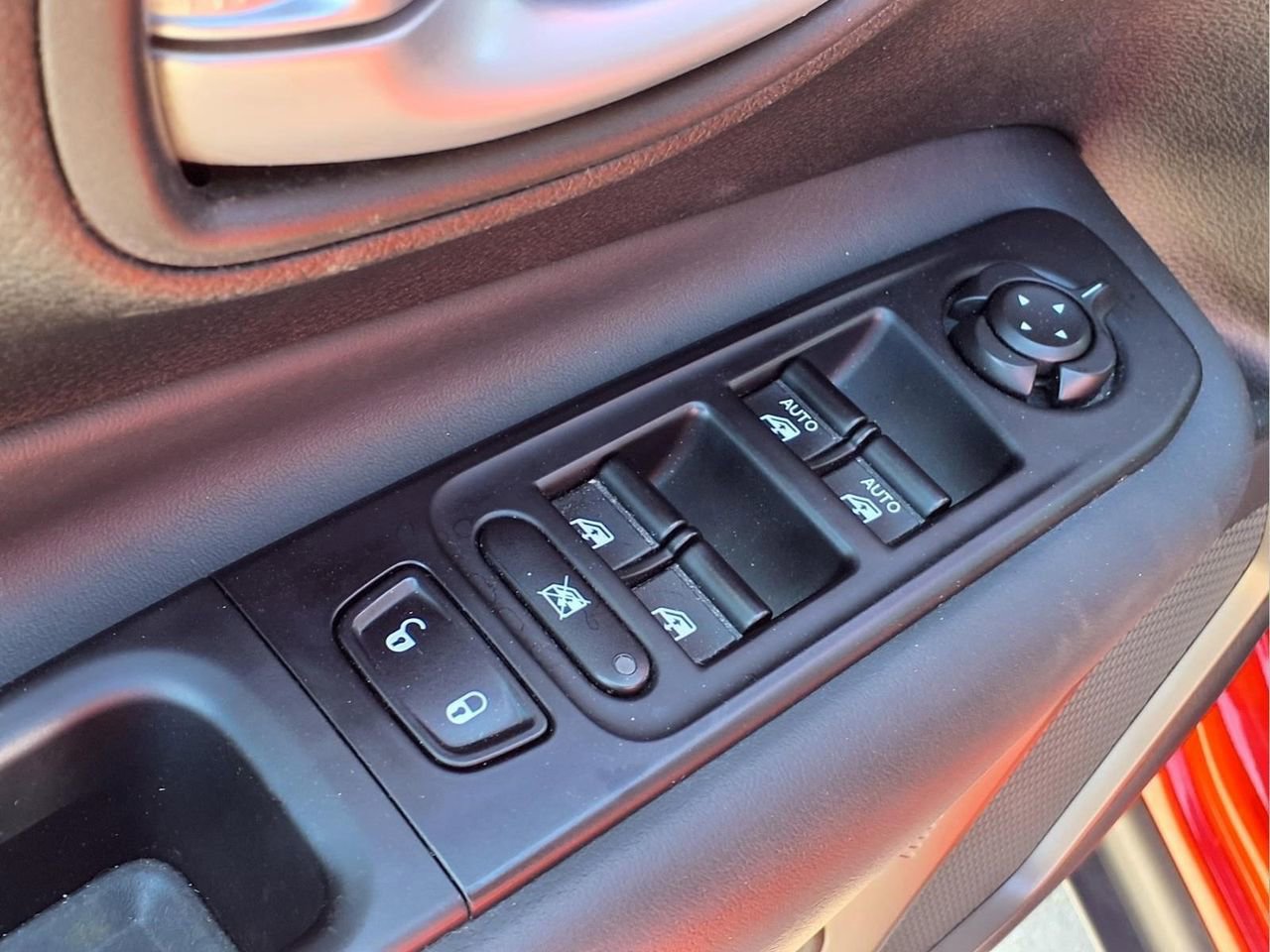 Used 2023 Jeep Renegade Latitude AWD/4WD image 14