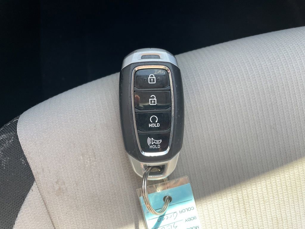Used 2024 Hyundai Venue SEL FWD image 23
