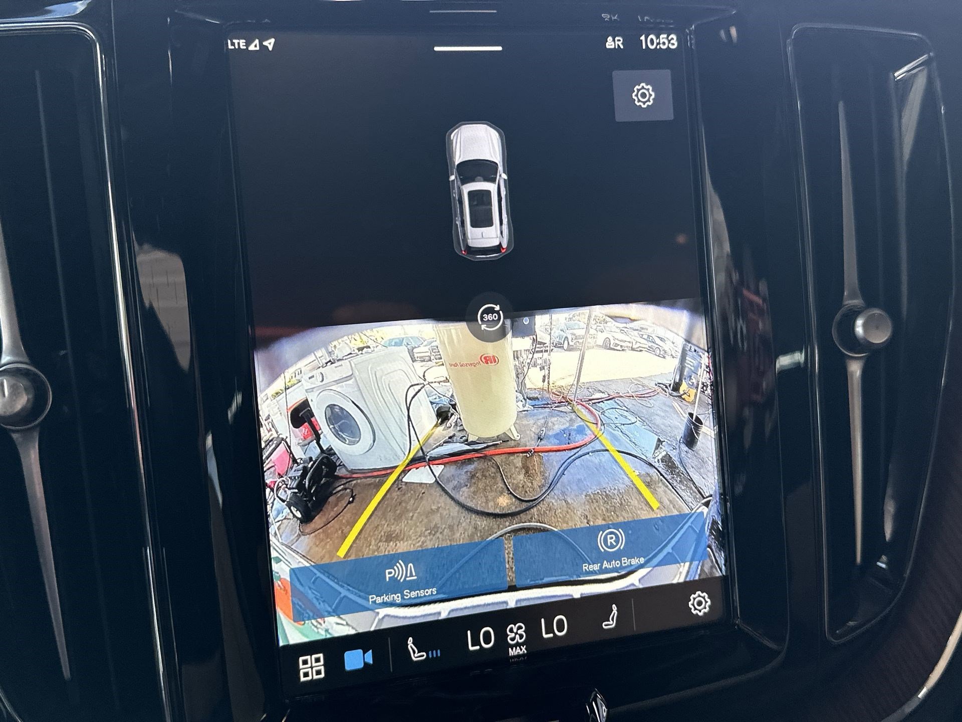 Used 2024 Volvo XC60 T8 Ultimate w/ Protection Package Premier image 25