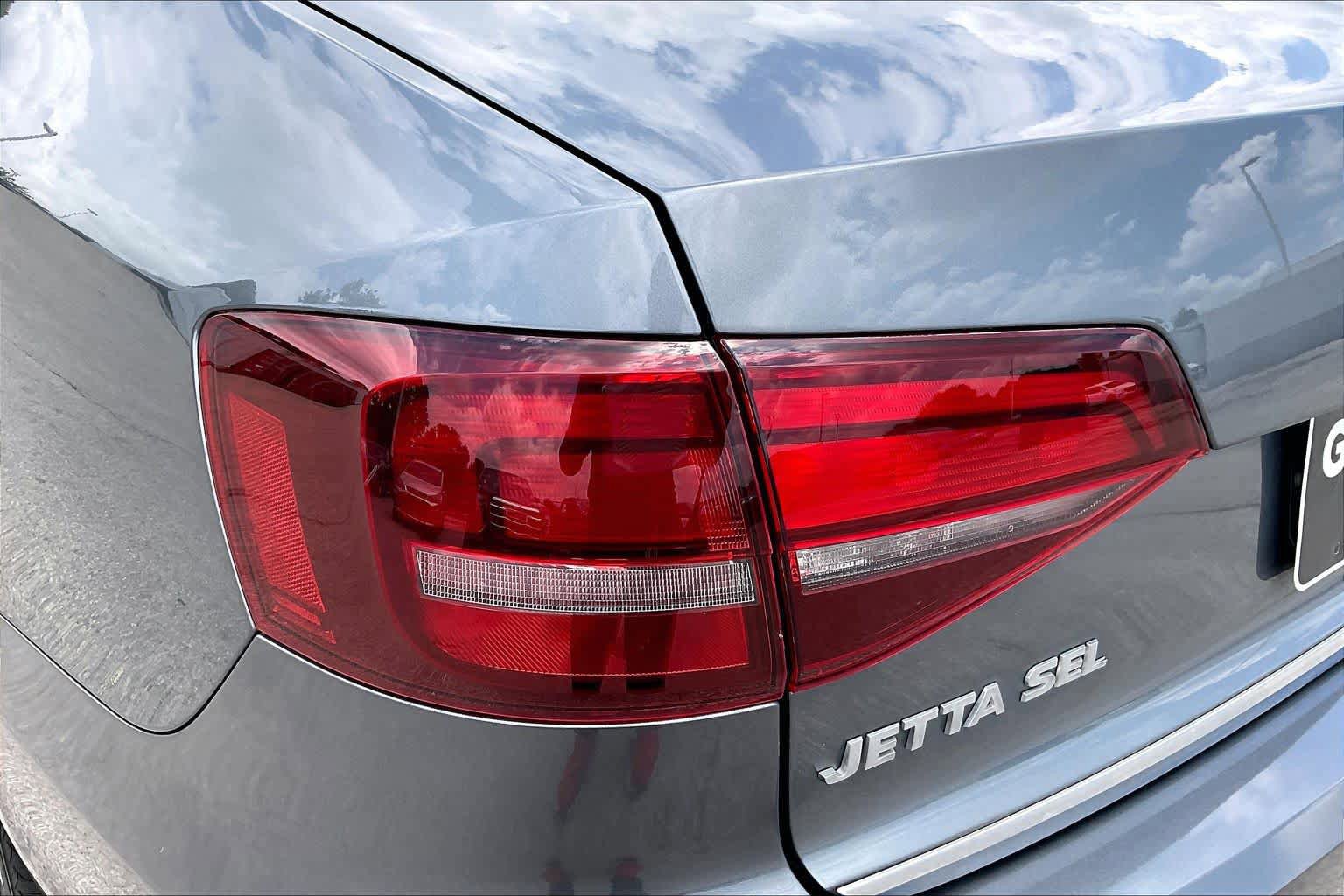 Used 2017 Volkswagen Jetta SEL FWD image 29