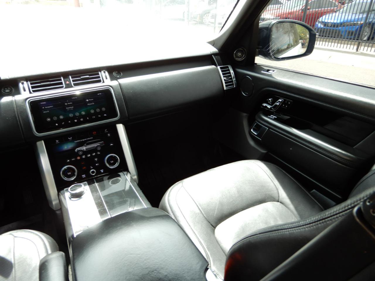 Used 2018 Land Rover Range Rover HSE AWD/4WD image 25