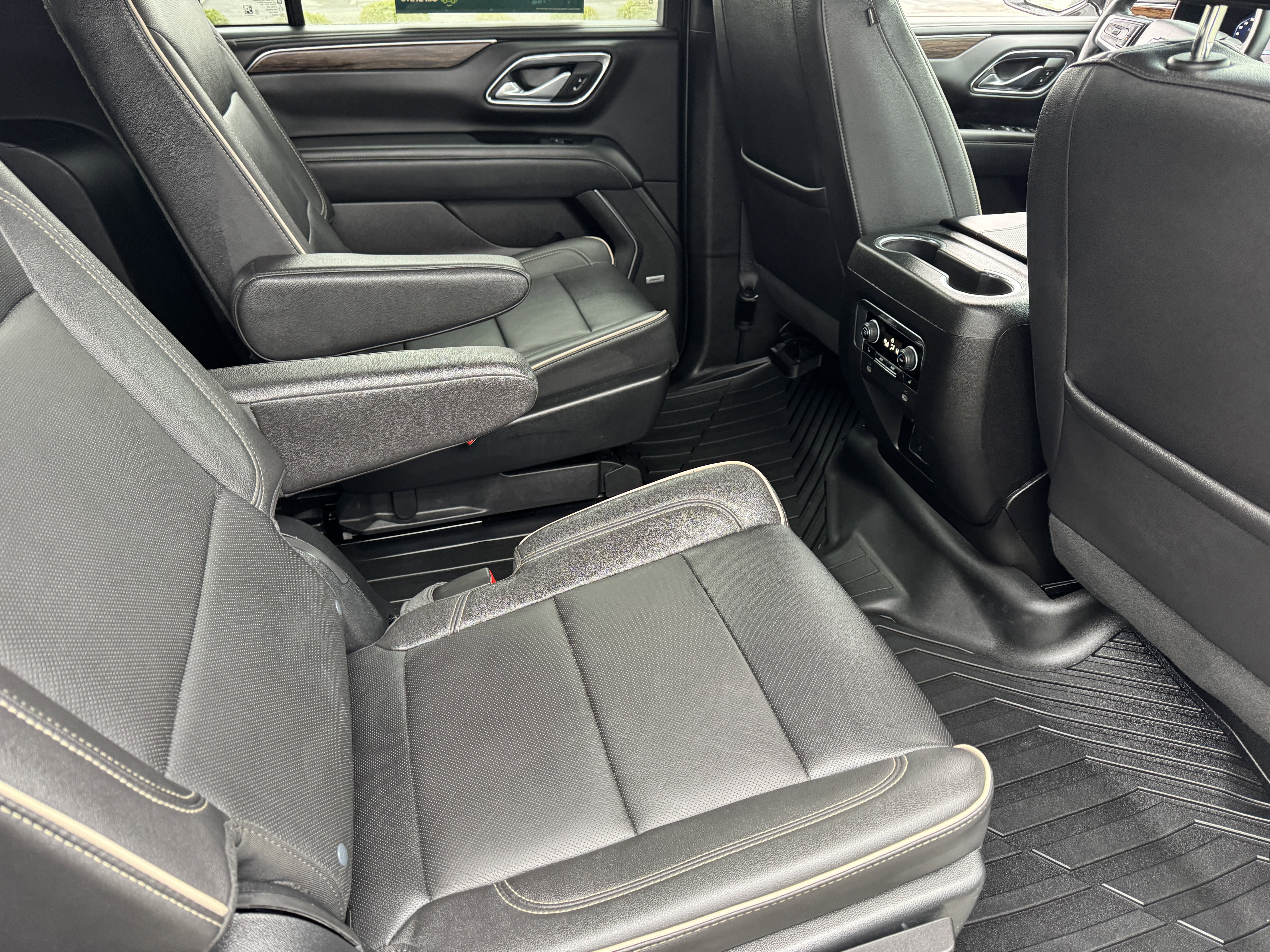 Certified 2023 Chevrolet Suburban Premier image 21