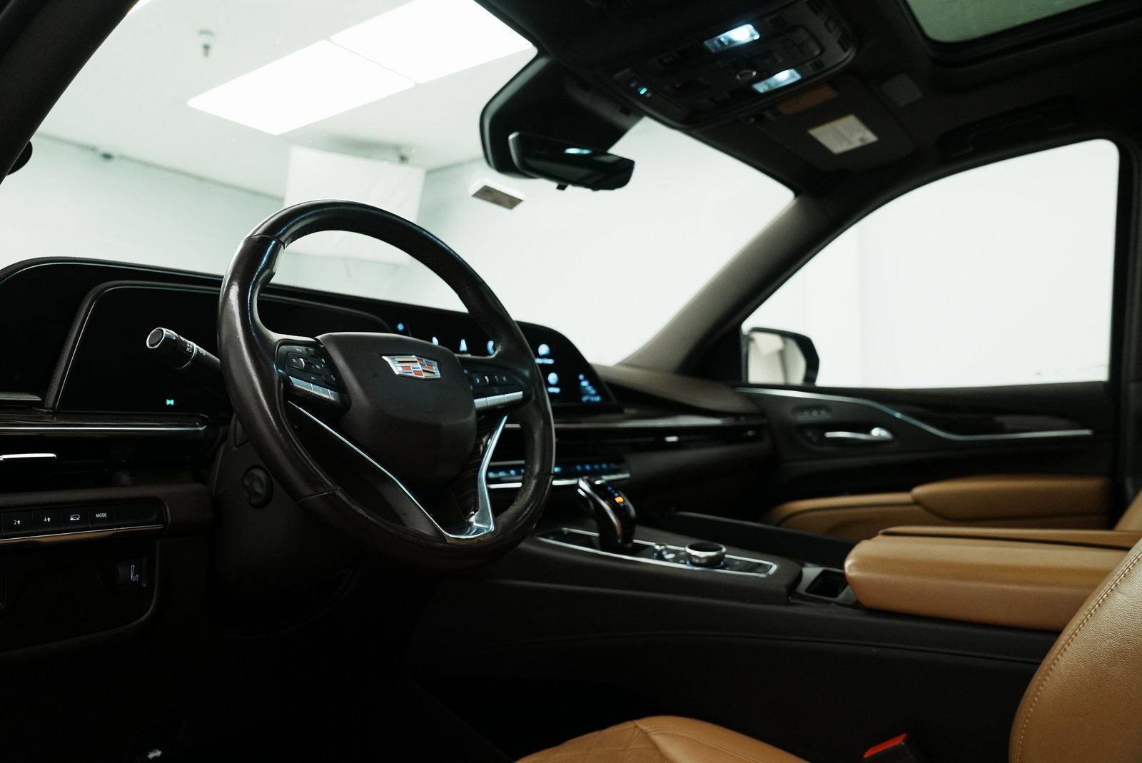 Used 2021 Cadillac Escalade ESV Premium Luxury image 19