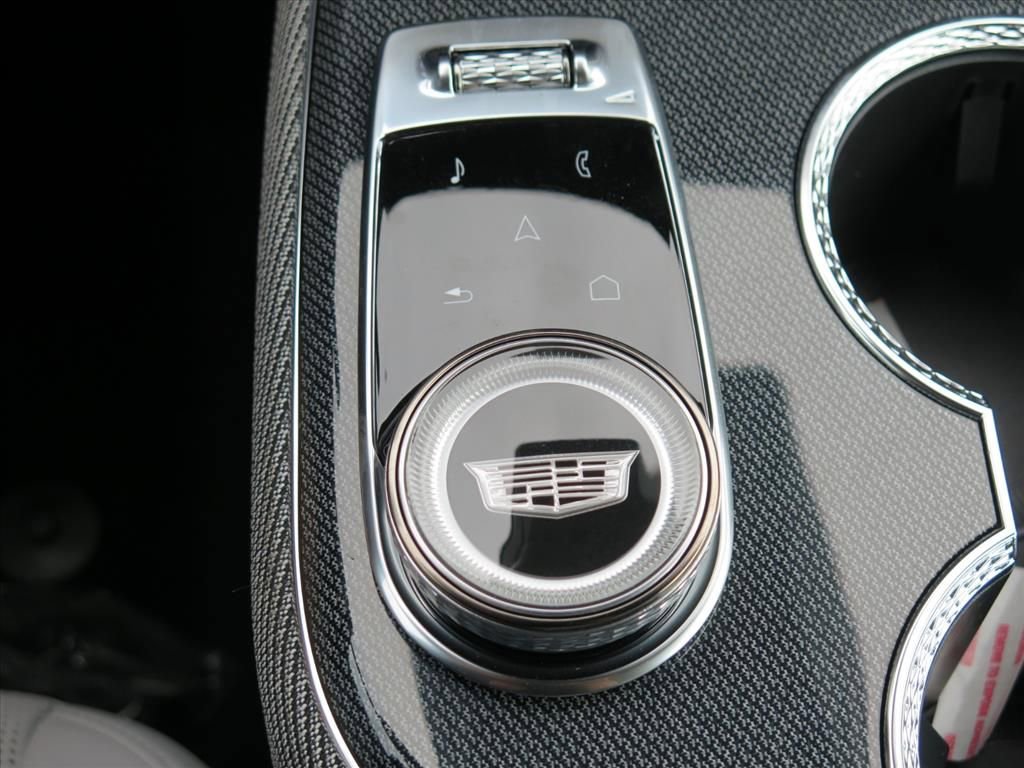 New 2025 Cadillac Optiq Sport 2 image 16