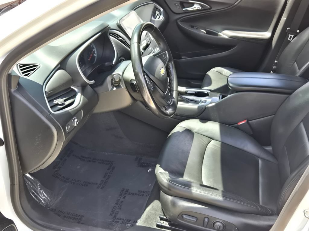 Used 2022 Chevrolet Malibu LT w/ Leather Package FWD image 8