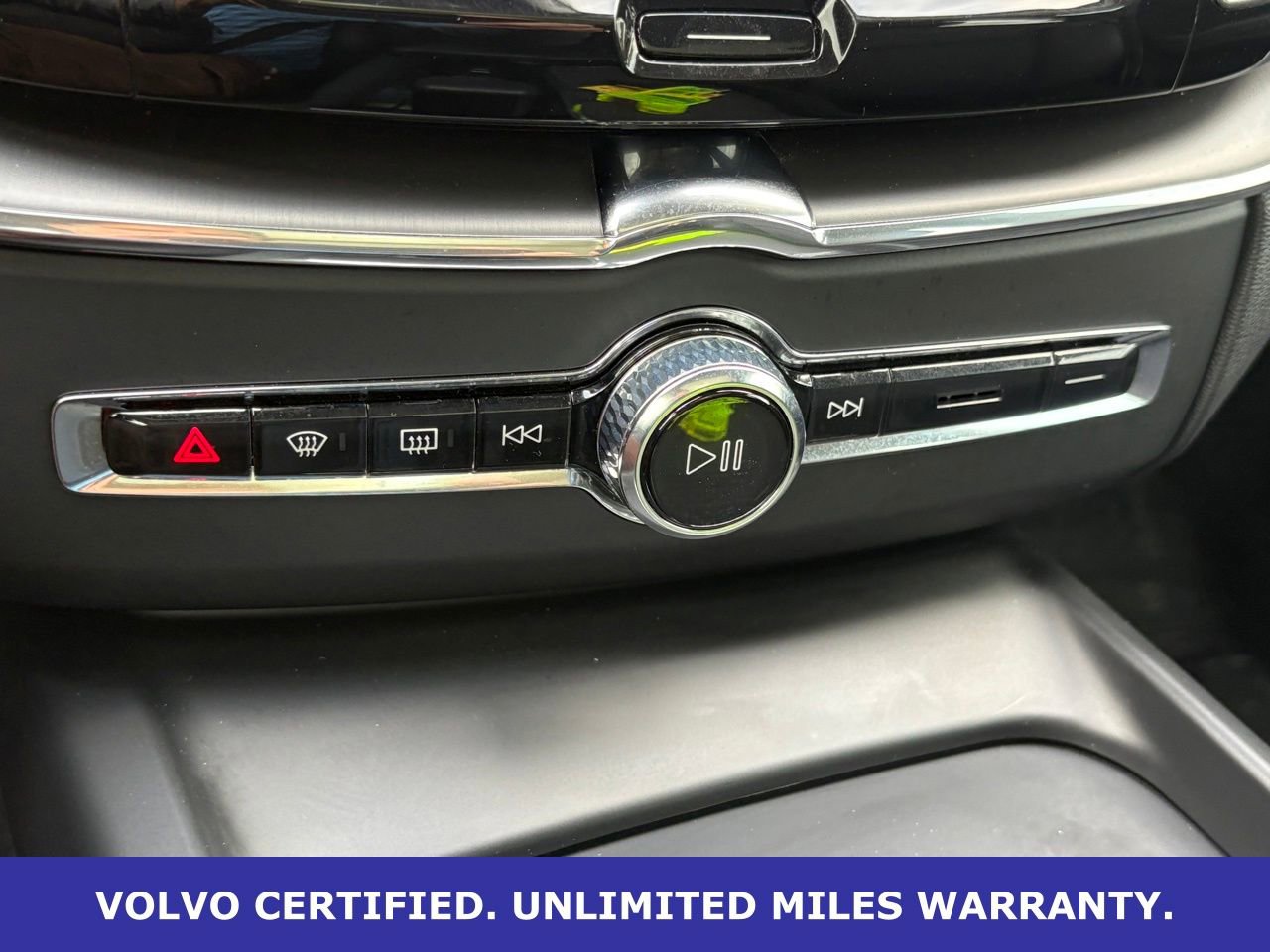 Certified 2025 Volvo XC60 B5 Core AWD/4WD image 22