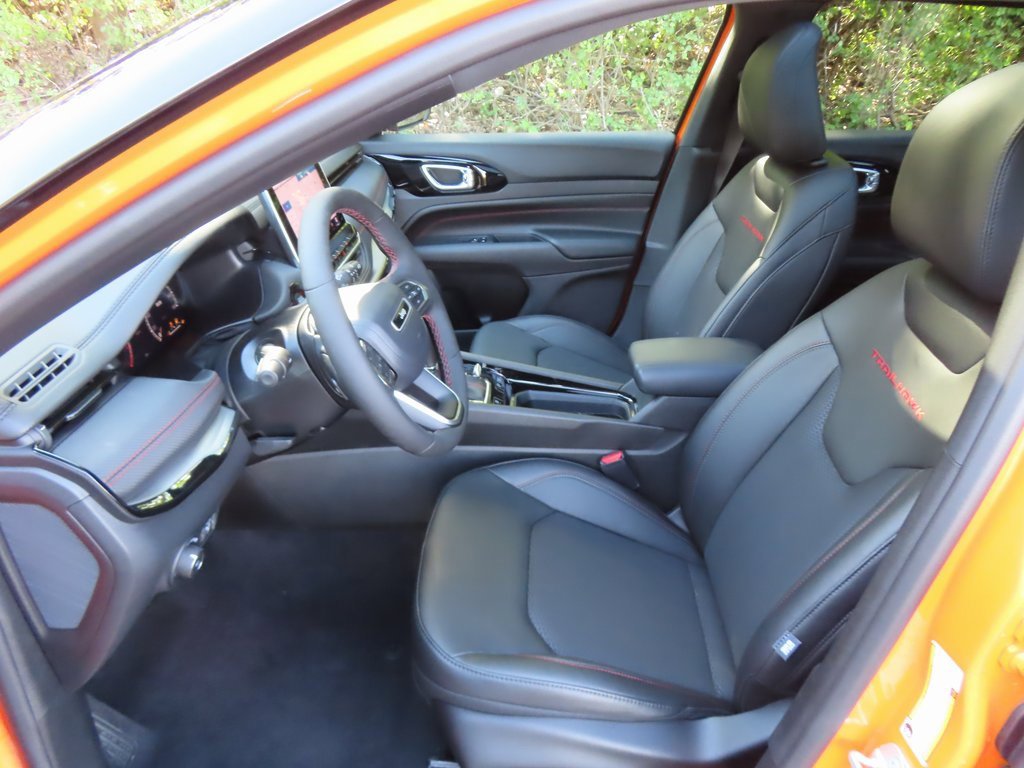 New 2026 Jeep Compass Trailhawk w/ Sun, Sound & Navigation Group image 24