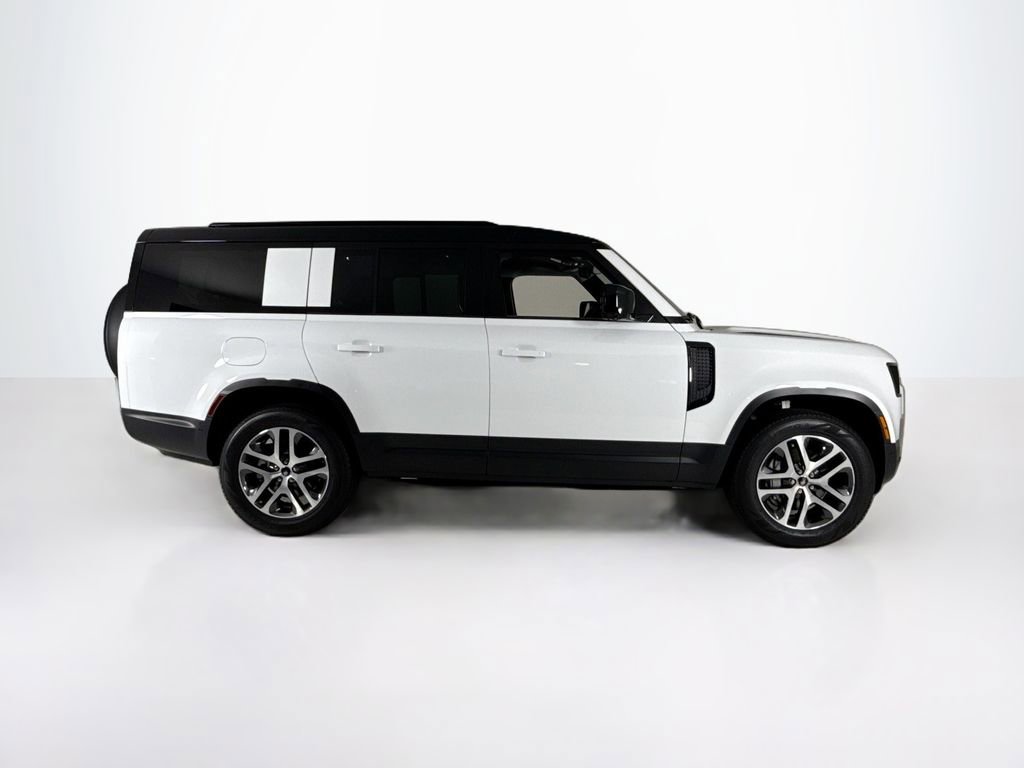 Used 2025 Land Rover Defender 130 S image 6
