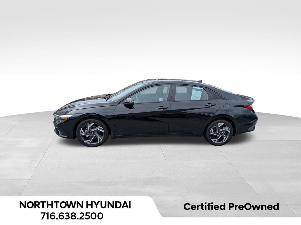 Certified 2025 Hyundai Elantra Sport FWD image 3