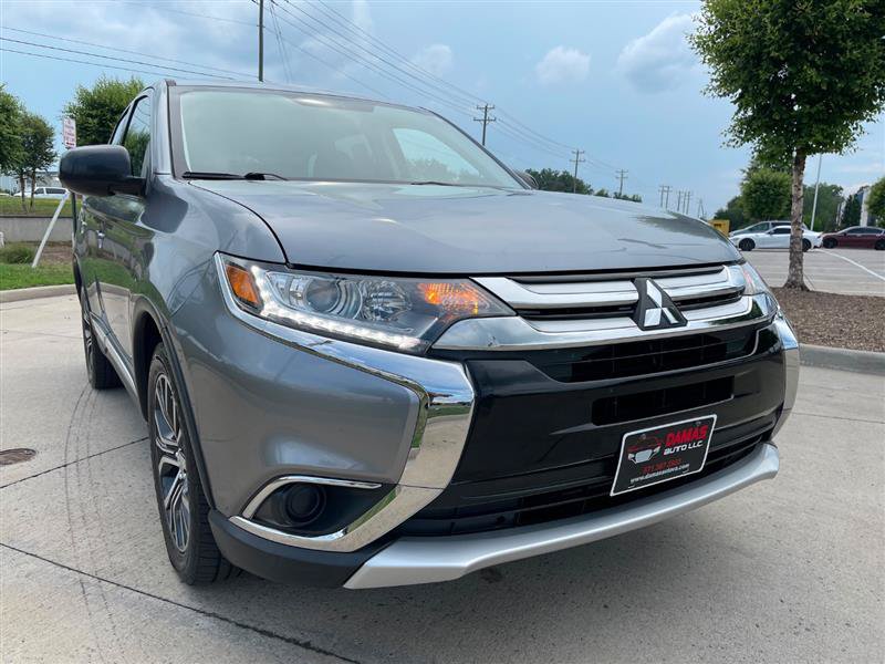 Used 2017 Mitsubishi Outlander ES AWD/4WD image 50