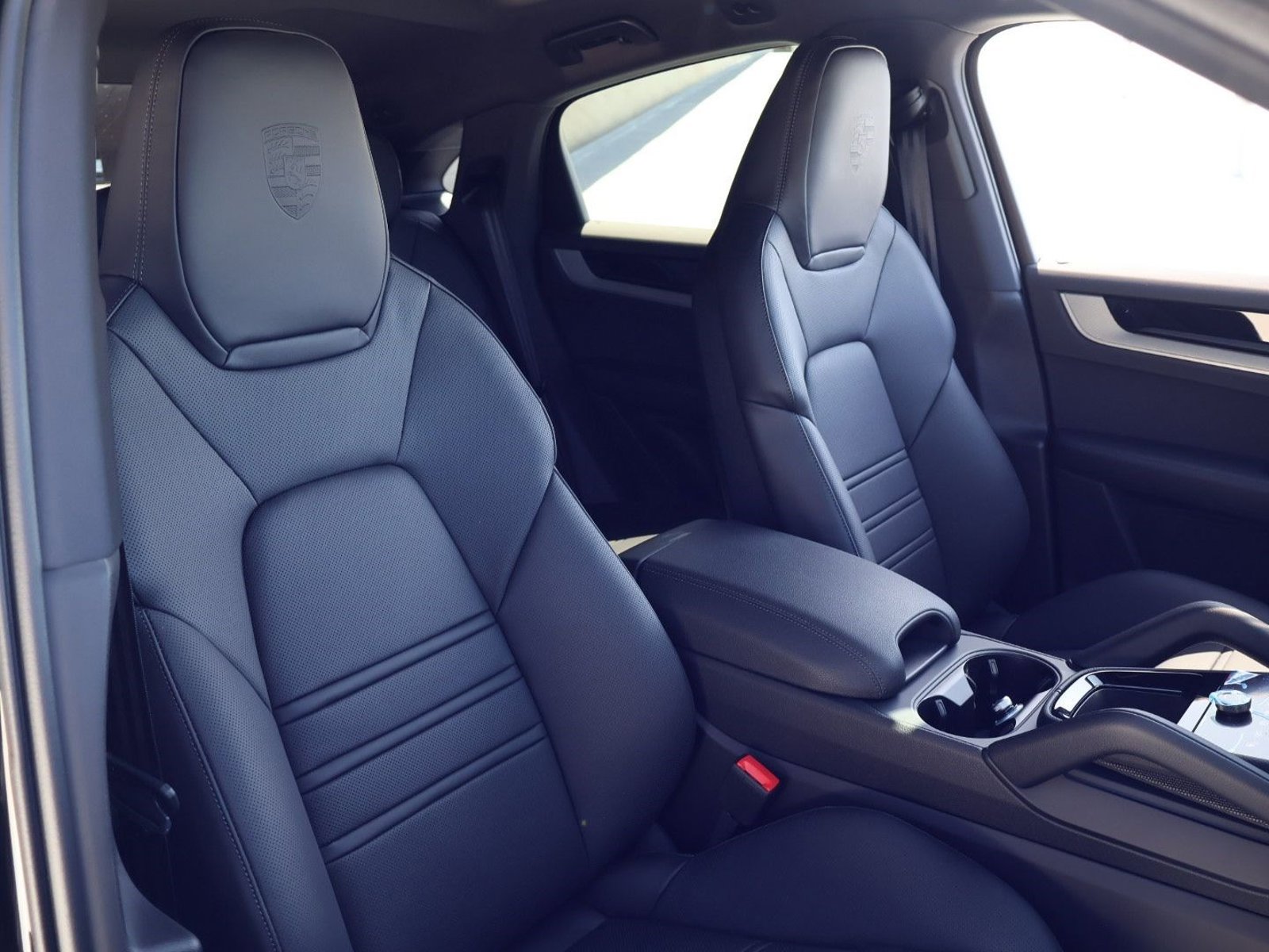 New 2026 Porsche Cayenne Coupe AWD/4WD image 24