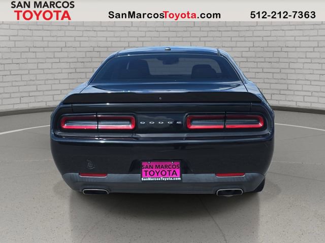 Used 2019 Dodge Challenger SXT image 6