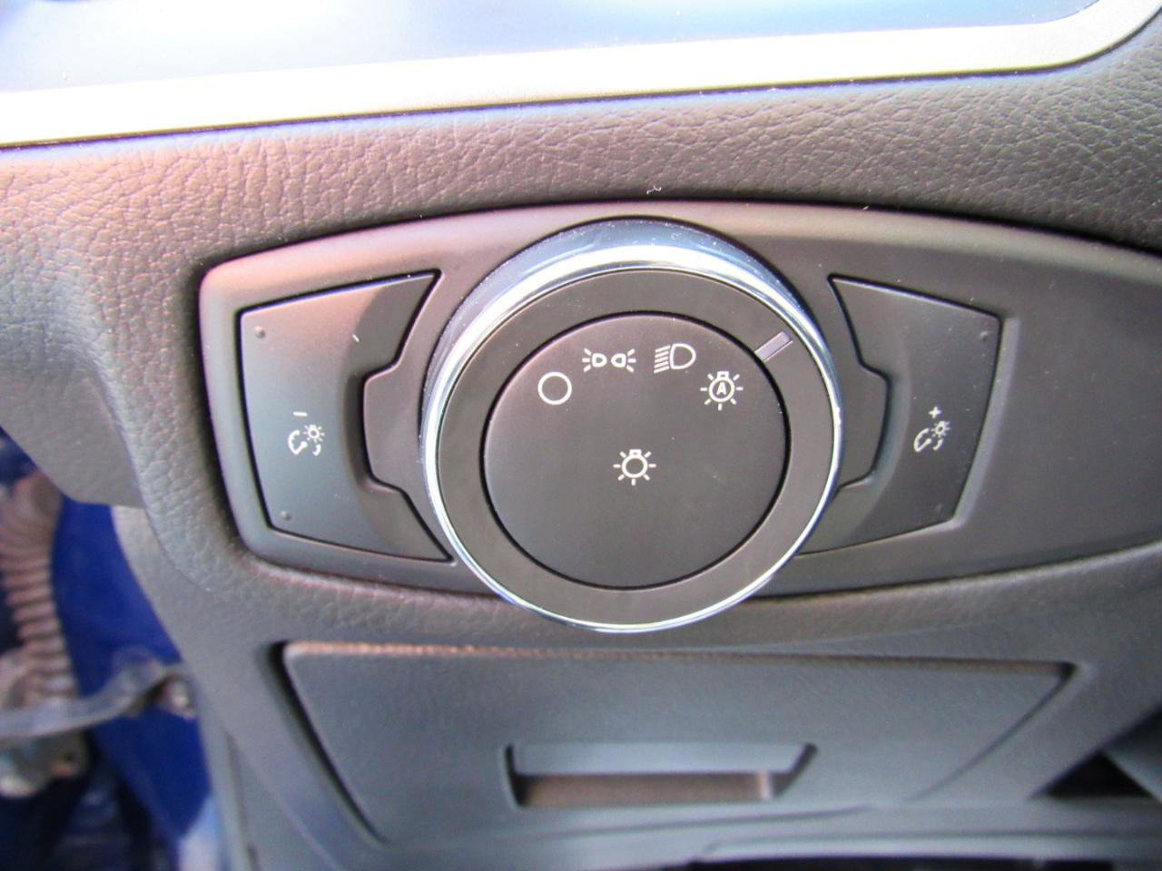 Used 2015 Ford Edge SE FWD image 11