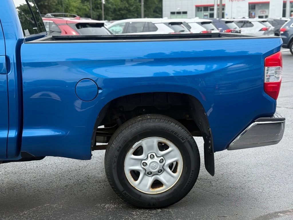 Certified 2018 Toyota Tundra SR5 AWD/4WD image 4