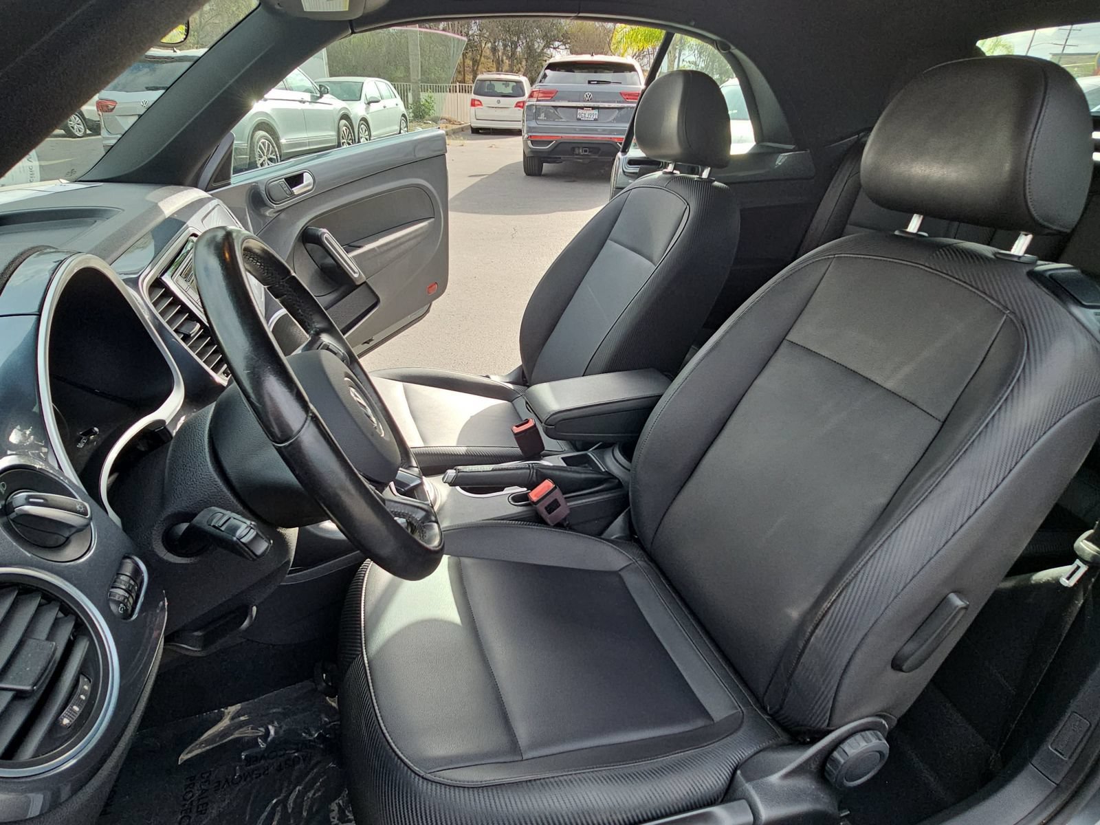 Used 2018 Volkswagen Beetle 2.0T S FWD image 14