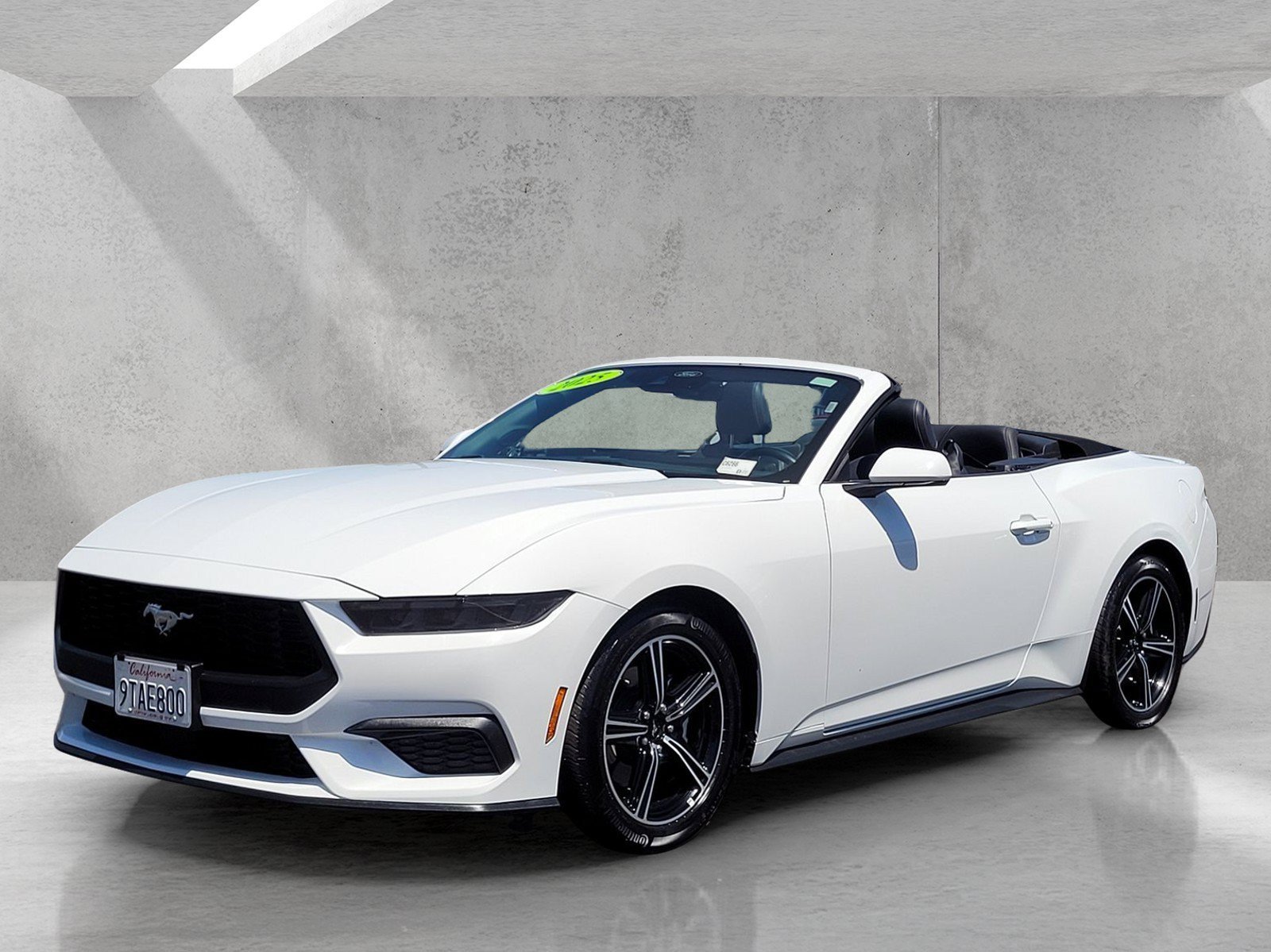 Used 2025 Ford Mustang Premium RWD image 9