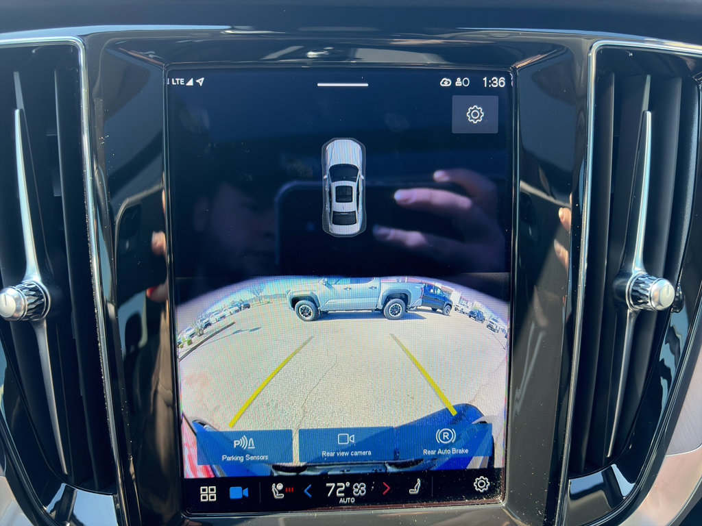 Used 2024 Volvo S60 B5 Core w/ Climate Package image 18