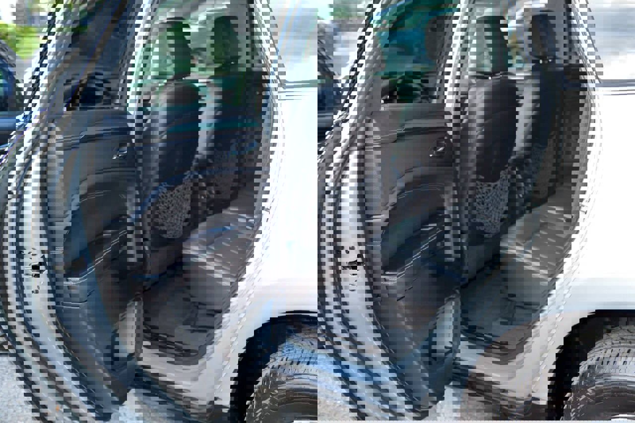 Used 2013 Cadillac SRX Base 4dr SUV image 16