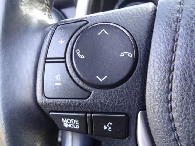 Used 2018 Toyota RAV4 SE AWD/4WD image 18