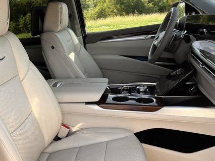 New 2026 Cadillac Escalade ESV Platinum Luxury AWD/4WD image 22