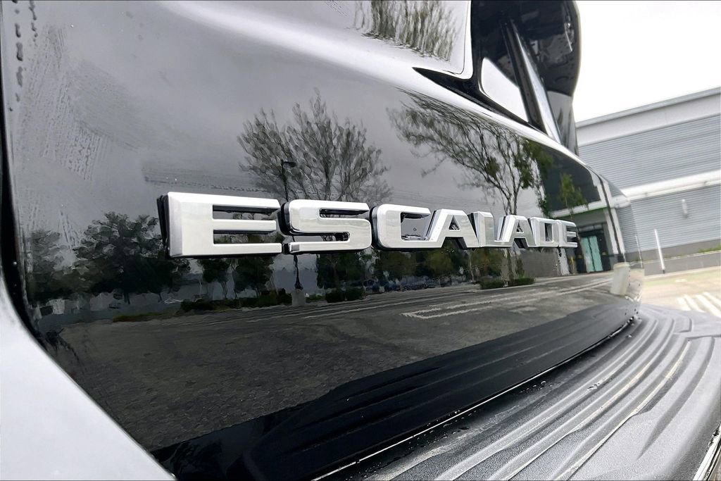 New 2026 Cadillac Escalade Luxury w/ LPO, Floor Liner Package AWD/4WD image 28