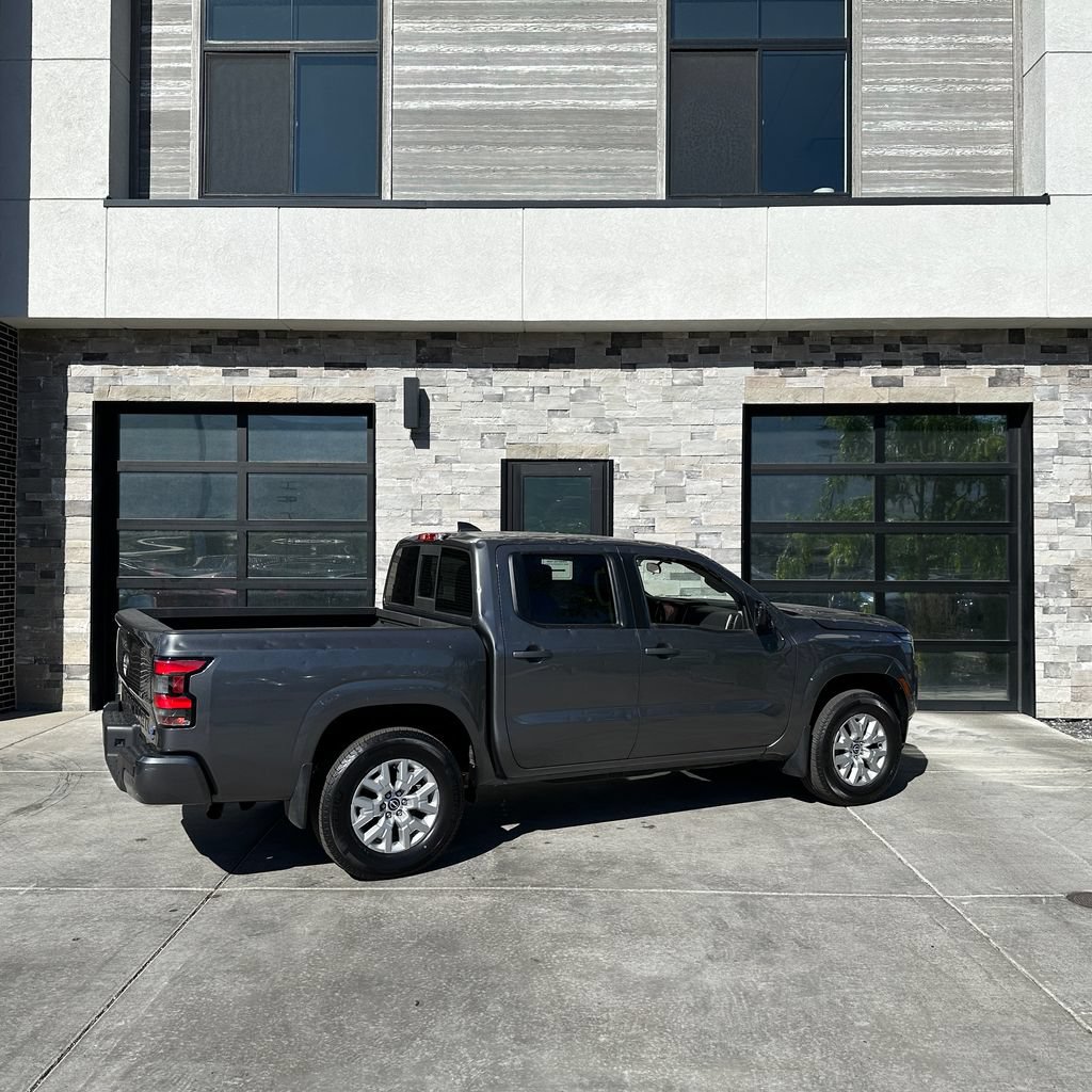 Used 2022 Nissan Frontier SV w/ Technology Package AWD/4WD image 3