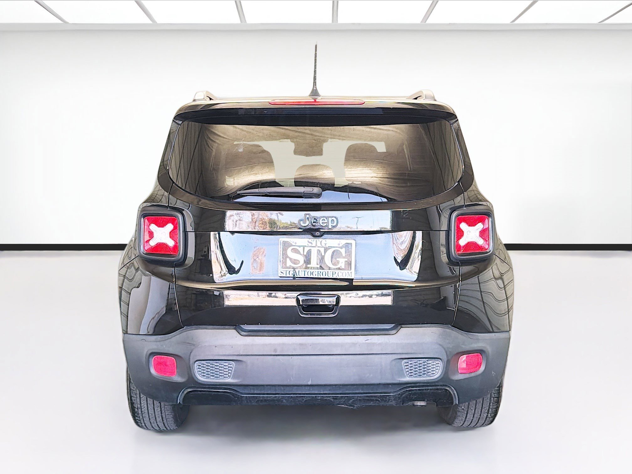 Used 2018 Jeep Renegade Altitude w/ UConnect 8.4 Nav Group image 5