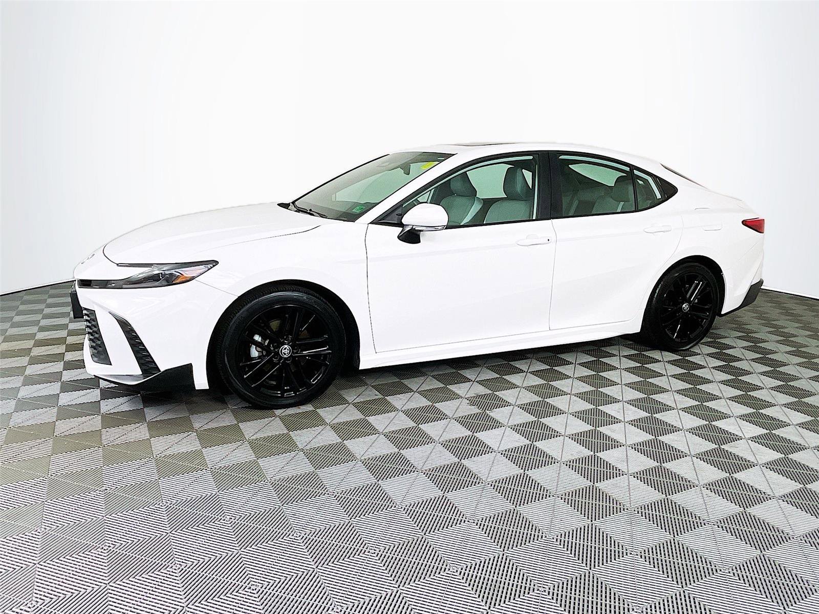 Used 2025 Toyota Camry SE w/ Multimedia Upgrade Package FWD image 4