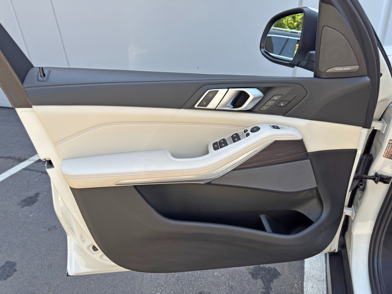 Used 2024 BMW X5 sDrive40i w/ Premium Package RWD image 46