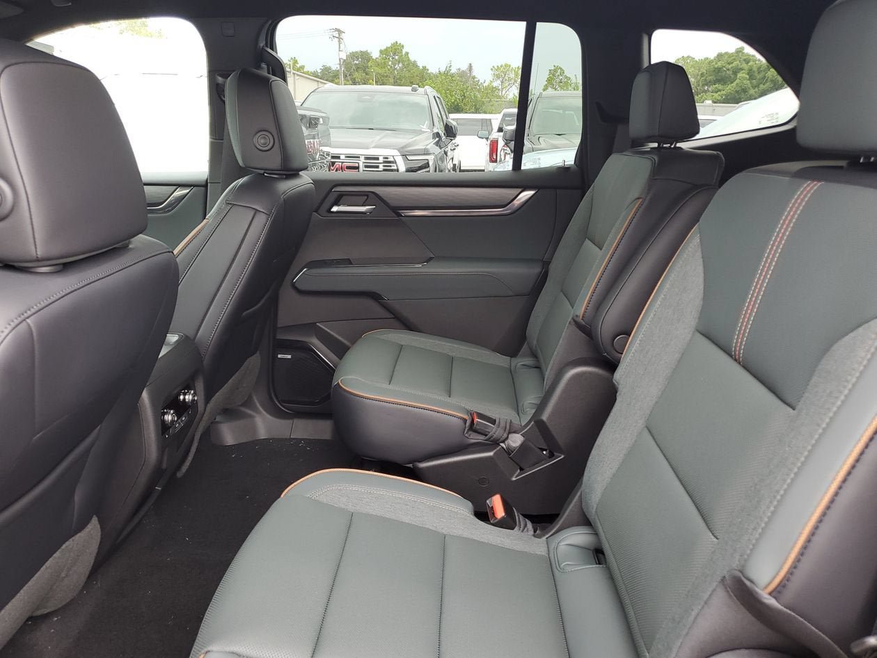 New 2026 GMC Acadia AT4 w/ Luxury Package AWD/4WD image 11