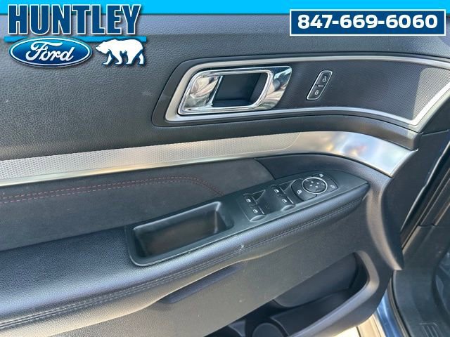 Used 2019 Ford Explorer XLT w/ Equipment Group 202A AWD/4WD image 19