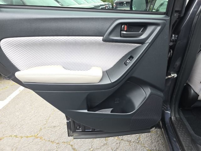 Used 2017 Subaru Forester 2.5i Premium w/ All-Weather Package image 26