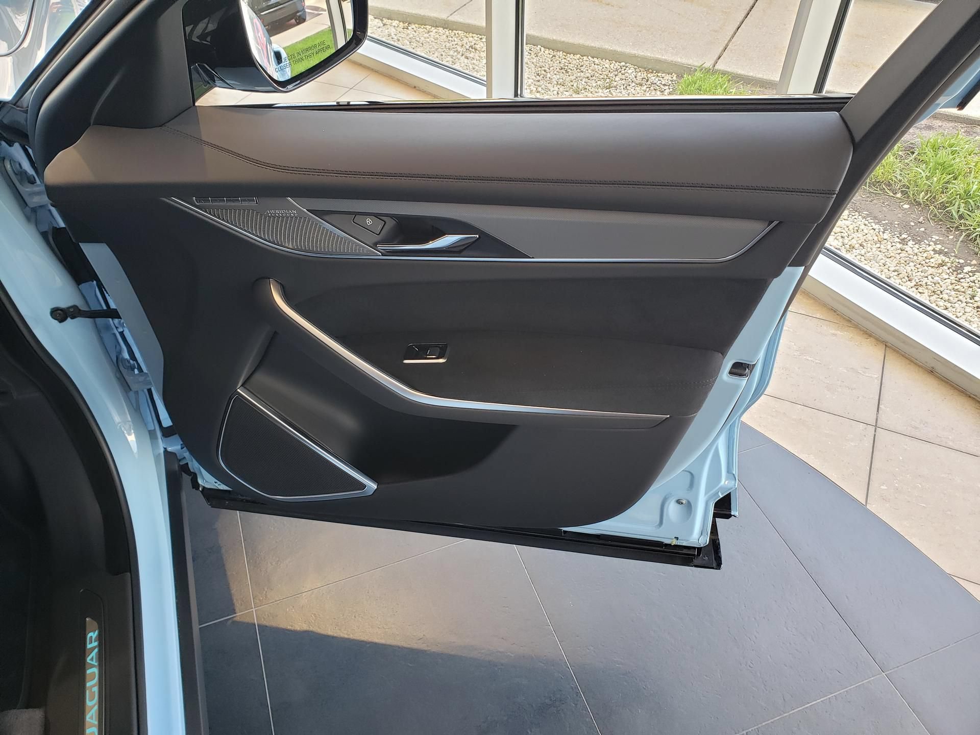 New 2026 Jaguar F-PACE SVR AWD/4WD image 15