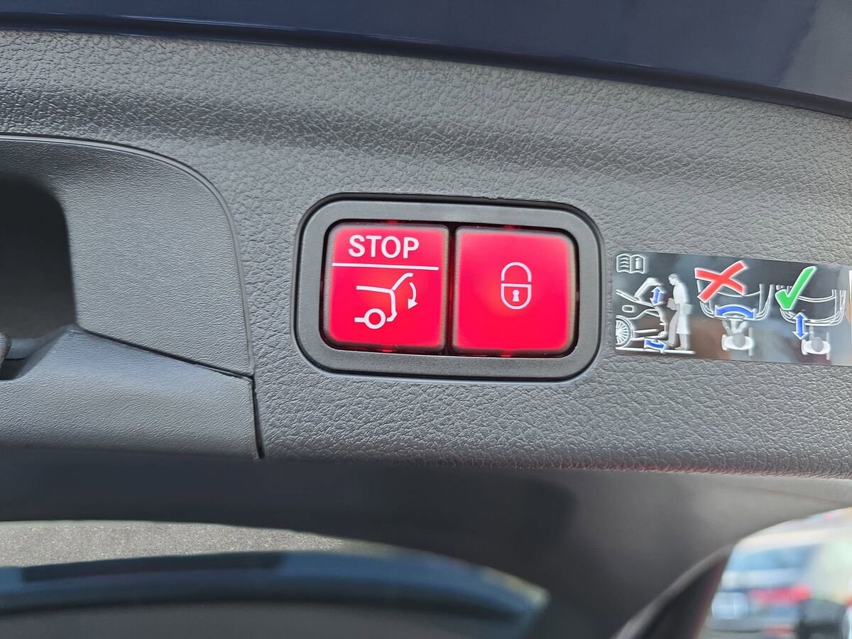 New 2026 Mercedes-Benz GLE 450 4MATIC image 13