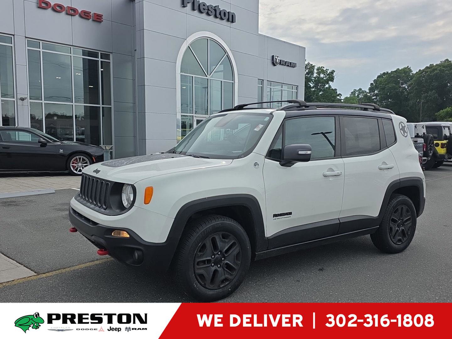 Used 2017 Jeep Renegade Trailhawk AWD/4WD image 1