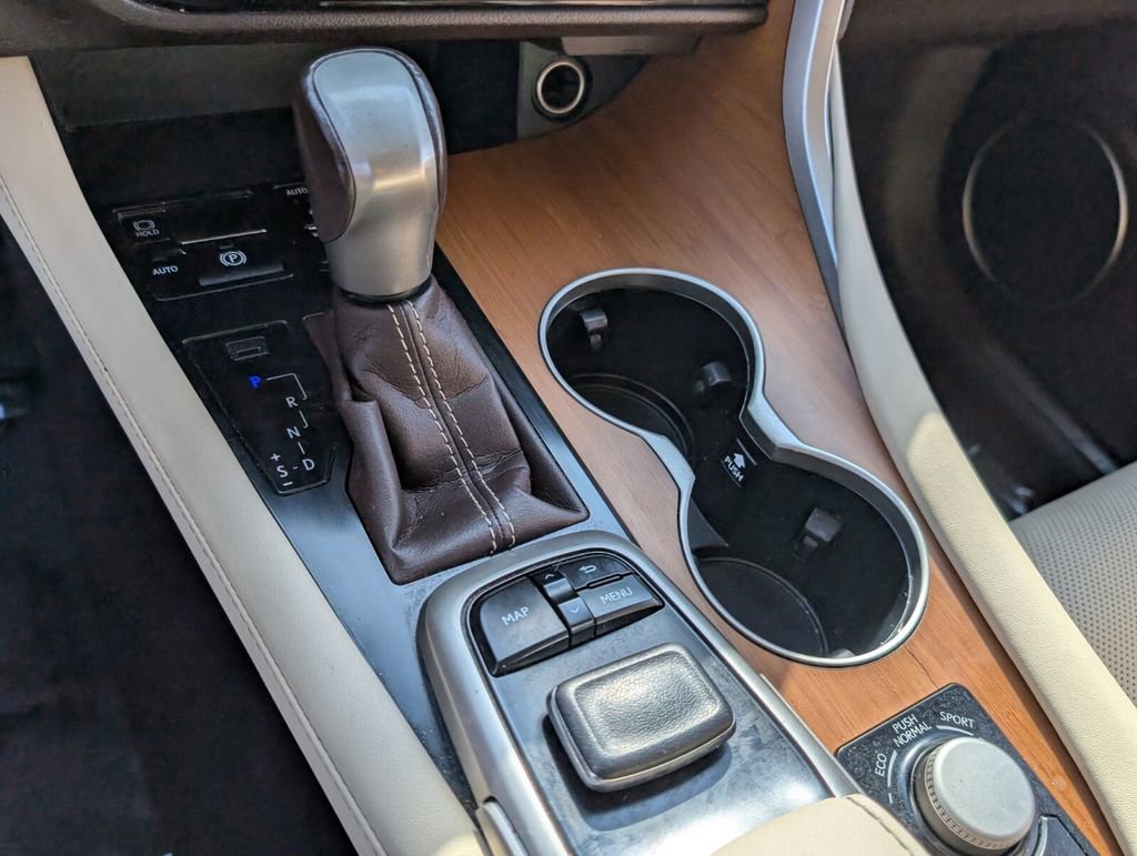 Used 2017 Lexus RX 450h AWD image 27