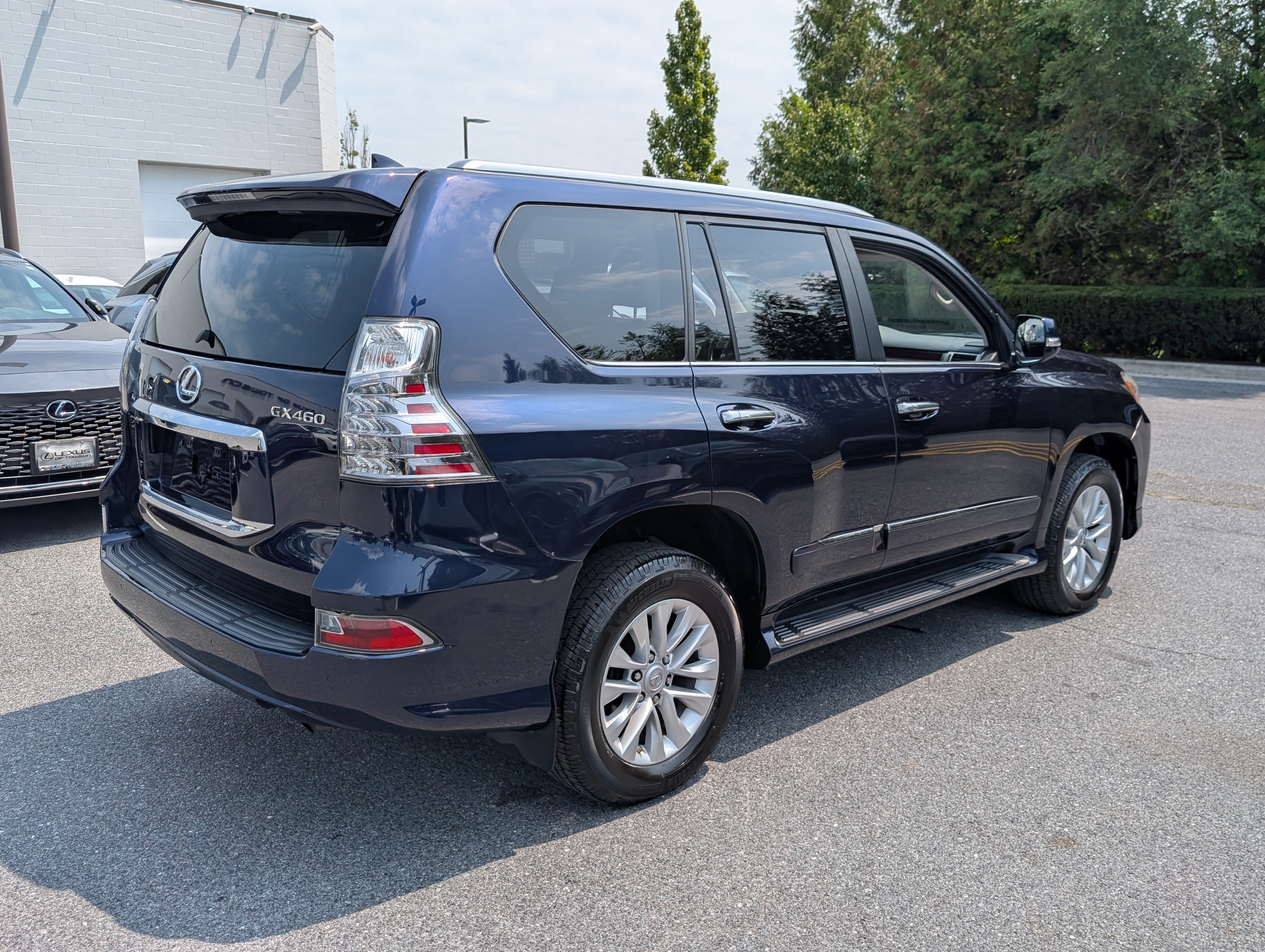 Used 2019 Lexus GX 460 Premium AWD/4WD image 3