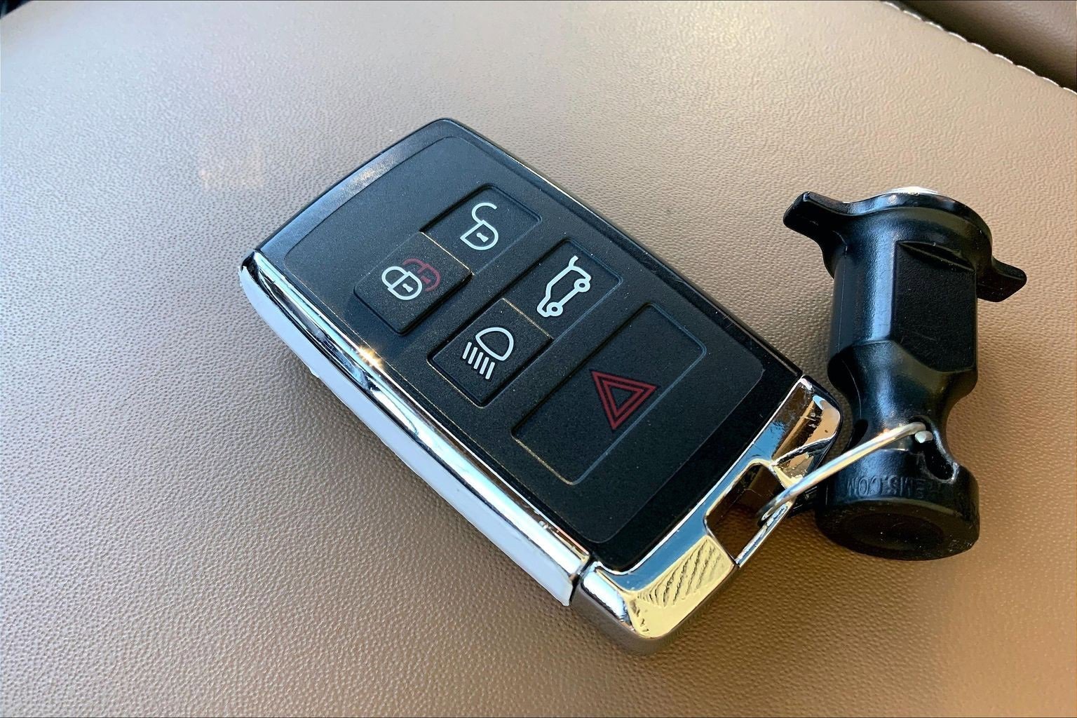 Used 2025 Land Rover Range Rover SE image 13