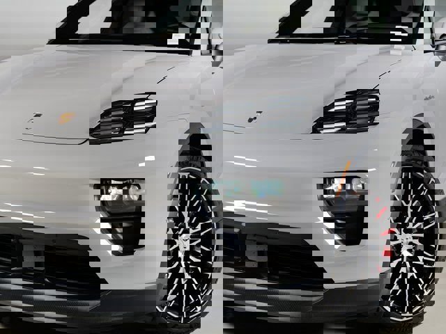 New 2026 Porsche Macan 4S Electric image 32