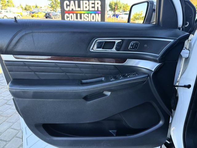 Used 2016 Ford Explorer Platinum AWD/4WD image 16