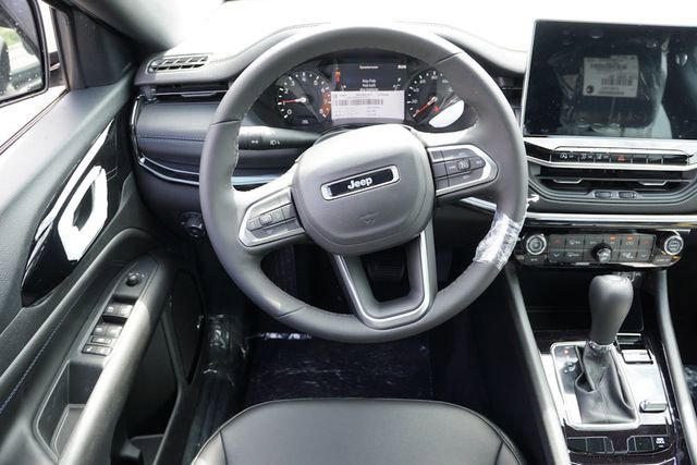 New 2025 Jeep Compass Latitude w/ Sun & Sound Group image 12