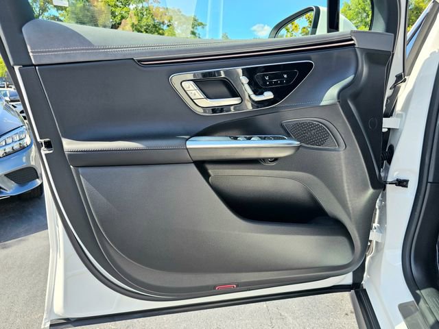 New 2026 Mercedes-Benz EQE 320 4MATIC SUV image 21