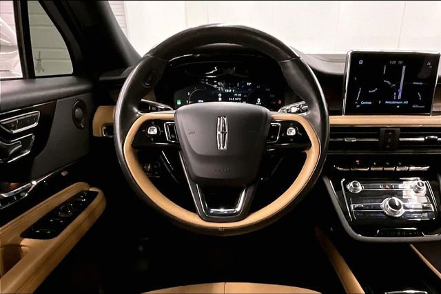 Used 2021 Lincoln Corsair Reserve w/ Equipment Group 201A image 6