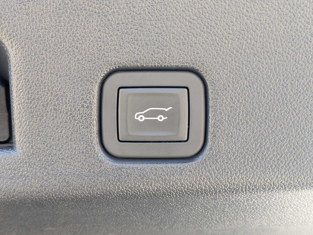 Used 2025 GMC Acadia Elevation FWD image 13
