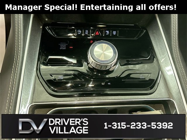 Used 2024 Jeep Wagoneer L 4WD w/ Premium Group I image 18