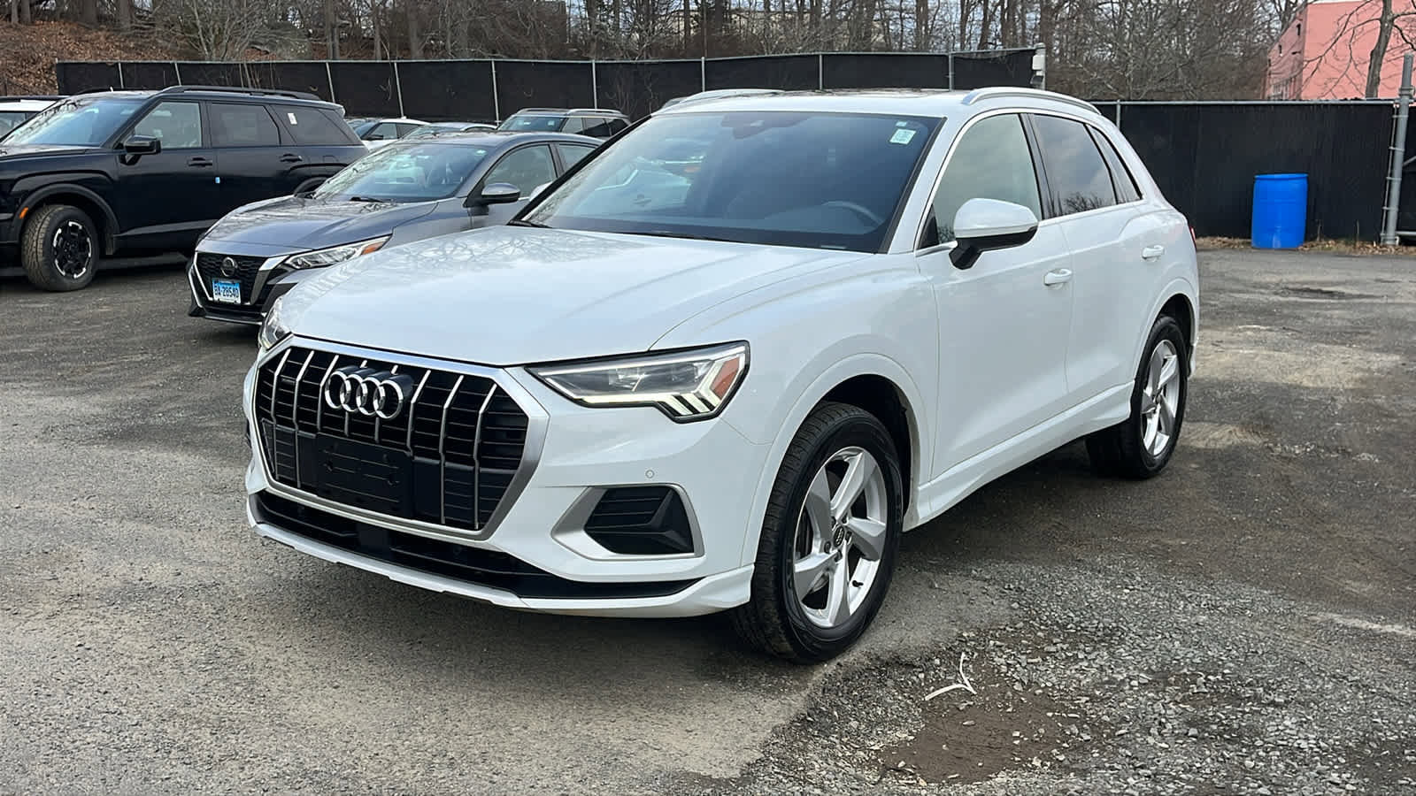 Used 2020 Audi Q3 2.0T Premium Plus w/ Premium Plus Package AWD/4WD image 3