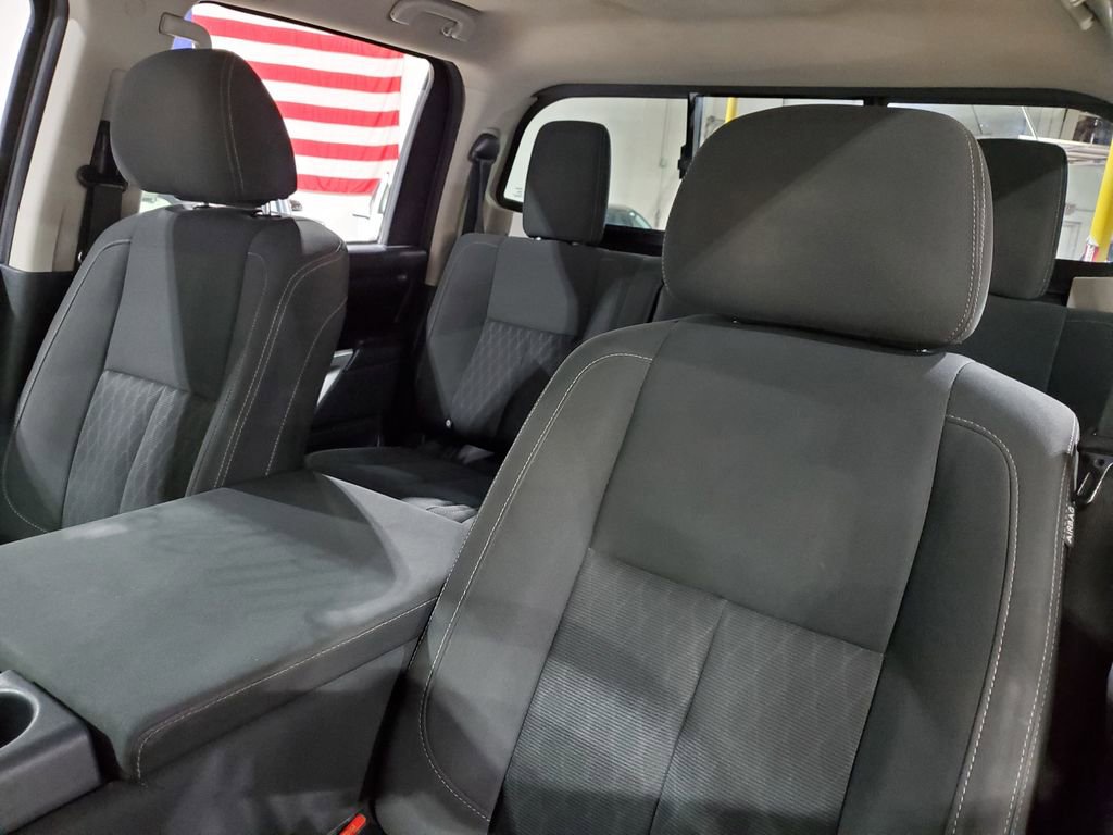 Used 2017 Nissan Titan SV AWD/4WD image 35