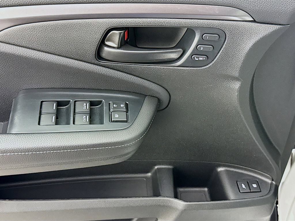Certified 2023 Honda Passport EX-L image 17