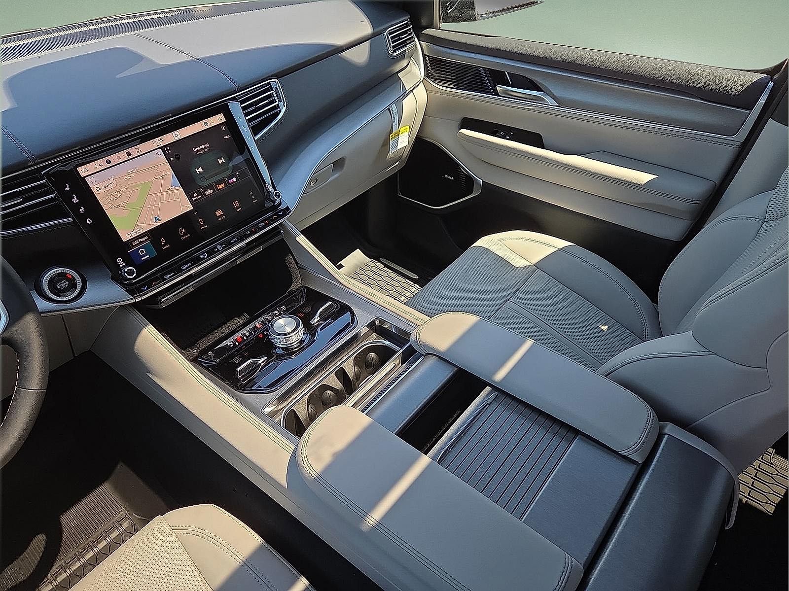 New 2026 Jeep Grand Wagoneer Limited AWD/4WD image 12