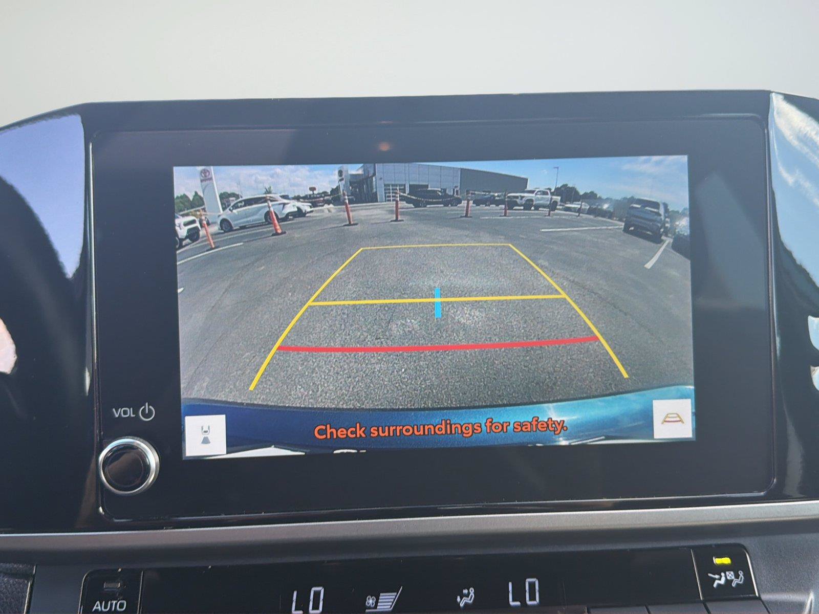 Used 2025 Toyota Camry SE FWD image 15
